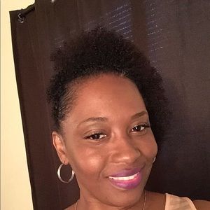 Meet your Posher, Eva